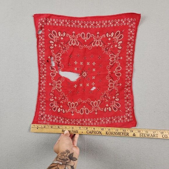 VTG RED FAST COLOR 100% COTTON ELEPHANT TRUNK UP BANDANNA BANDANA 15" x 15" - Picture 3 of 5